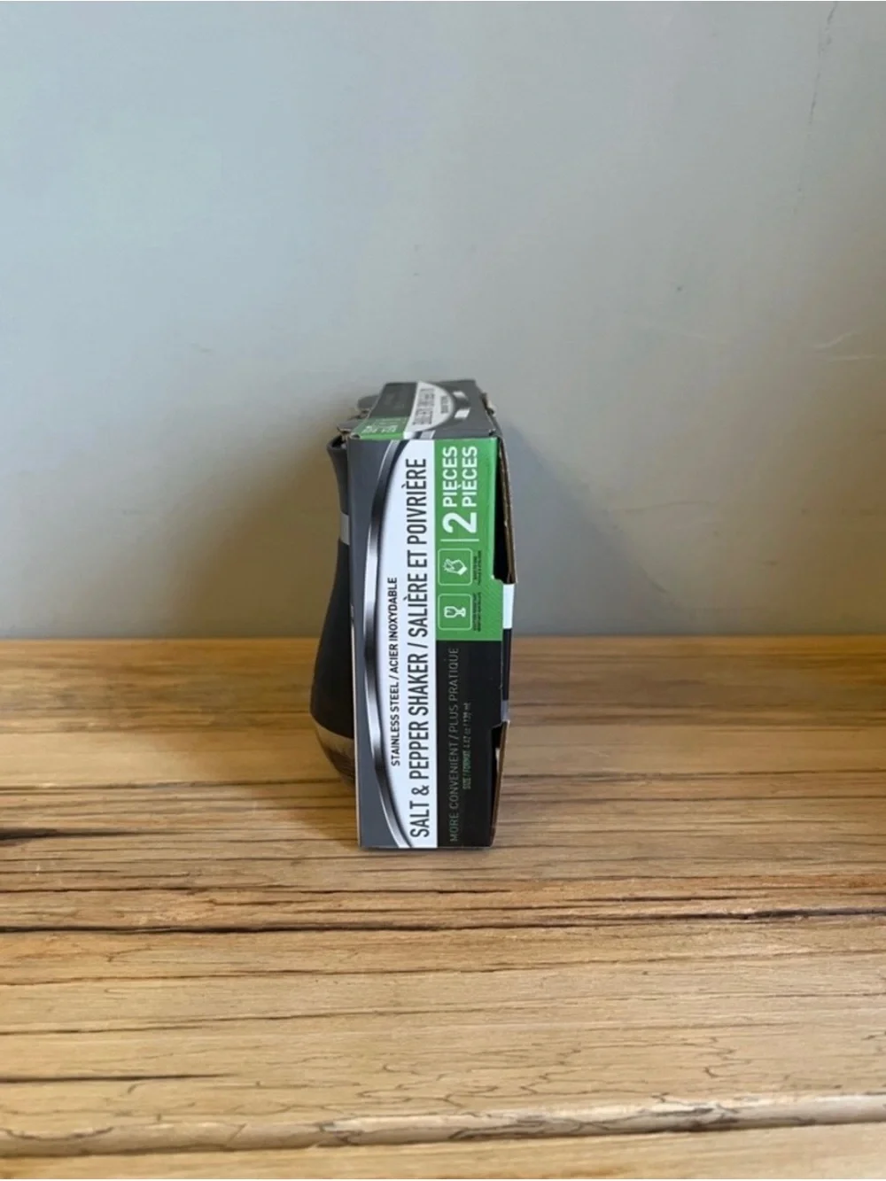 Ideal Kitchen Black Salt & Pepper Shaker Set-NIB